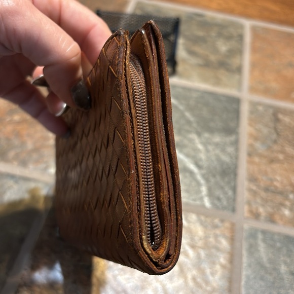 Vintage Bottega Veneta Bifold Wallet - GUC - Picture 15 of 16